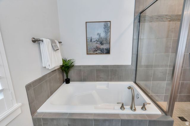 1523 E SEGO LILY CT, Layton, UT 84040