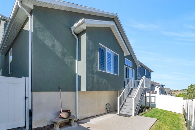 1523 E SEGO LILY CT, Layton, UT 84040