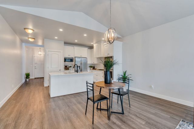 1523 E SEGO LILY CT, Layton, UT 84040