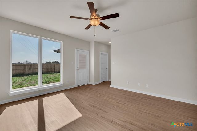 1045 Shelby Drive, Belton, TX 76513