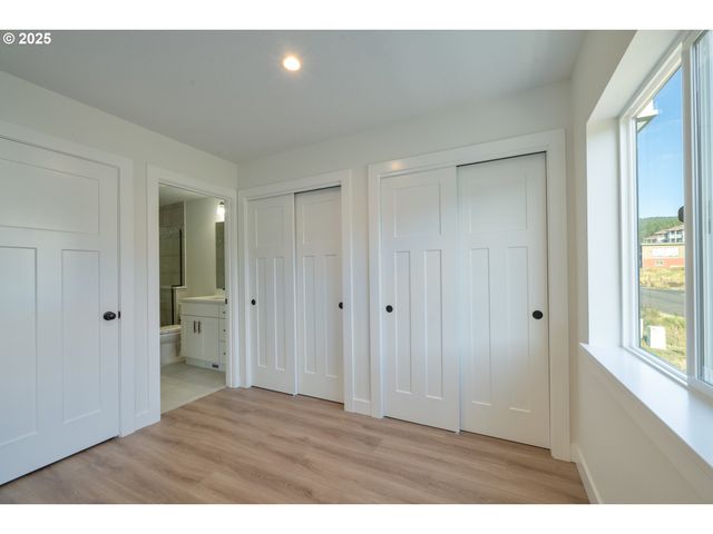110 CRESCENT St, Tillamook, OR 97141