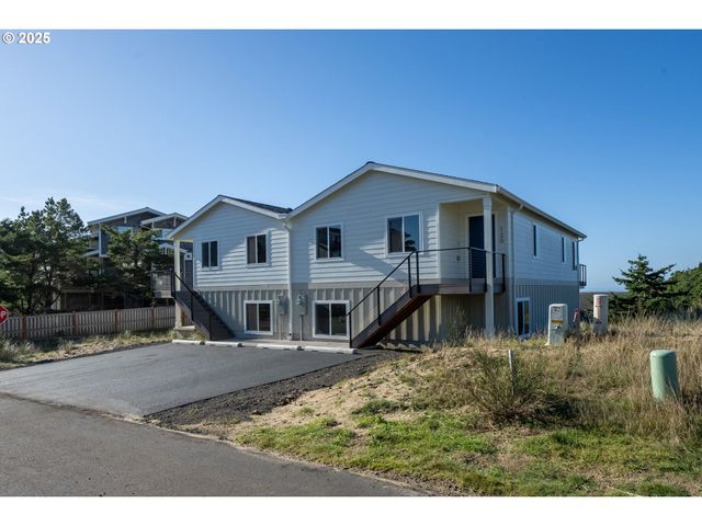 110 CRESCENT St, Tillamook, OR 97141
