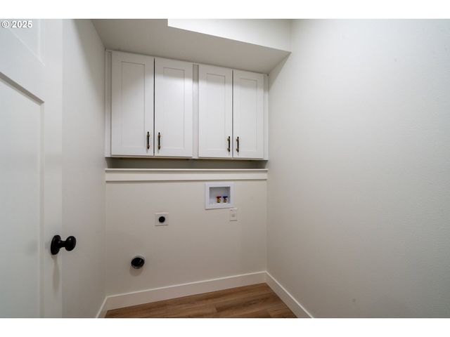 110 CRESCENT St, Tillamook, OR 97141