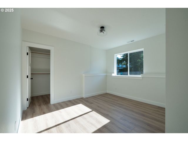 110 CRESCENT St, Tillamook, OR 97141