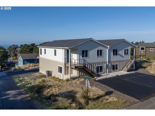 110 CRESCENT St, Tillamook, OR 97141