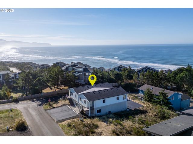 110 CRESCENT St, Tillamook, OR 97141