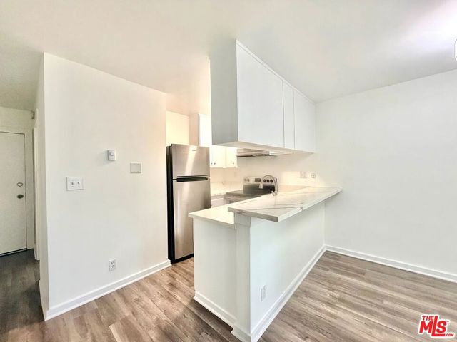 5805 W 8th Street 110, Los Angeles, CA 90036