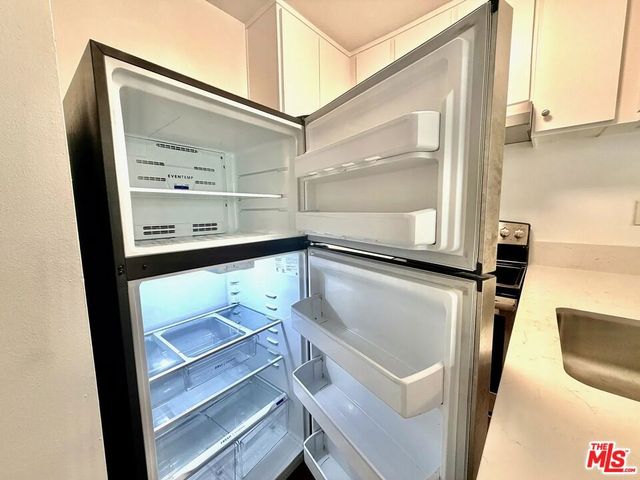 5805 W 8th Street 110, Los Angeles, CA 90036