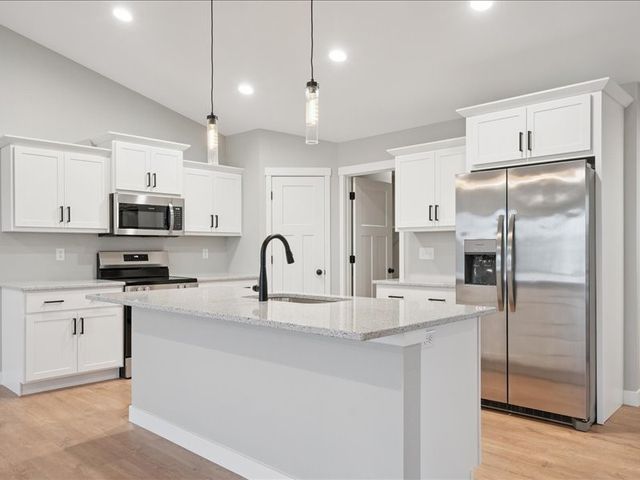 829 Prairie View Drive, West Branch, IA 52358