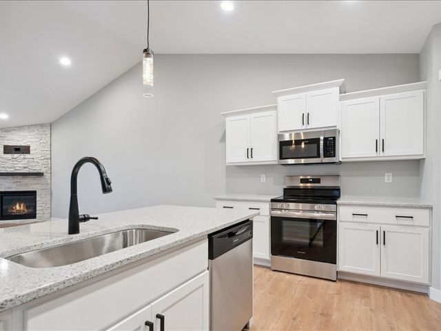 829 Prairie View Drive, West Branch, IA 52358