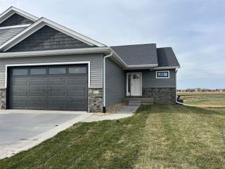 829 Prairie View Drive, West Branch, IA 52358