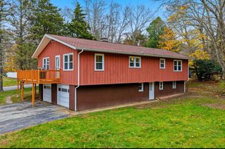 2 Garden Court, Ledyard, CT 06335