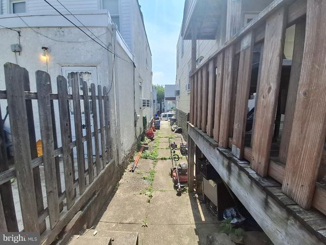130 WESTDALE RD, Upper Darby, PA 19082