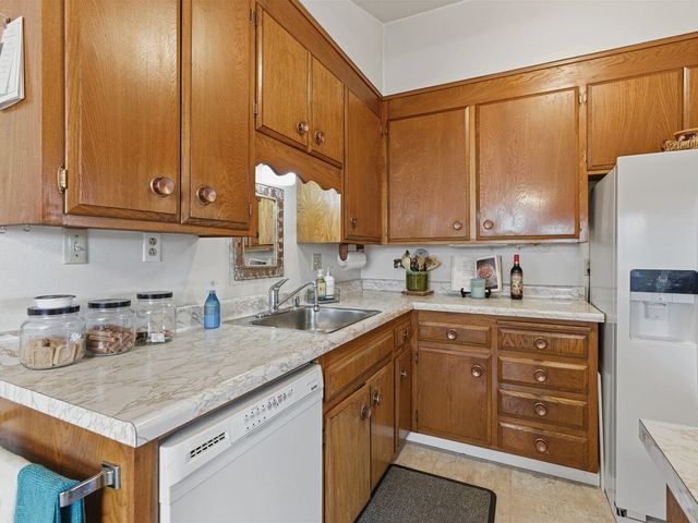 836 Hawthorne Dr, Rodeo, CA 94572