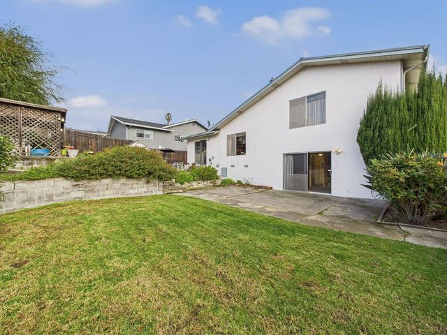 836 Hawthorne Dr, Rodeo, CA 94572