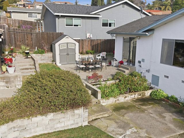 836 Hawthorne Dr, Rodeo, CA 94572