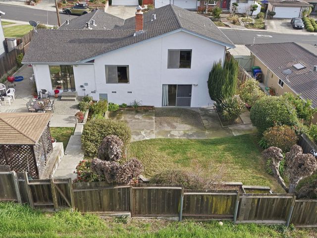 836 Hawthorne Dr, Rodeo, CA 94572