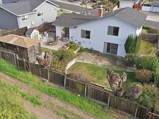 836 Hawthorne Dr, Rodeo, CA 94572