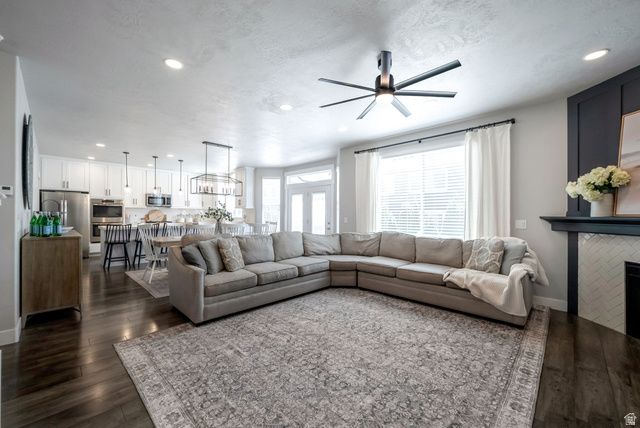 132 E ANNUAL WAY, Vineyard, UT 84059