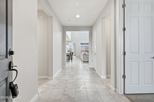 7990 S Expedition Drive, Tucson, AZ 85747