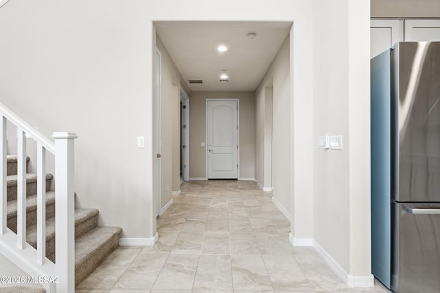 7990 S Expedition Drive, Tucson, AZ 85747