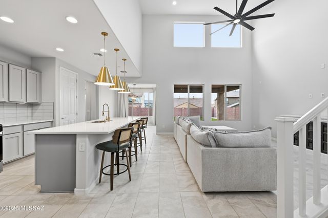 7990 S Expedition Drive, Tucson, AZ 85747