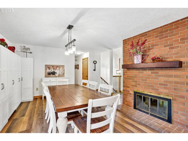 10300 Sw COQUILLE Dr, Tualatin, OR 97062