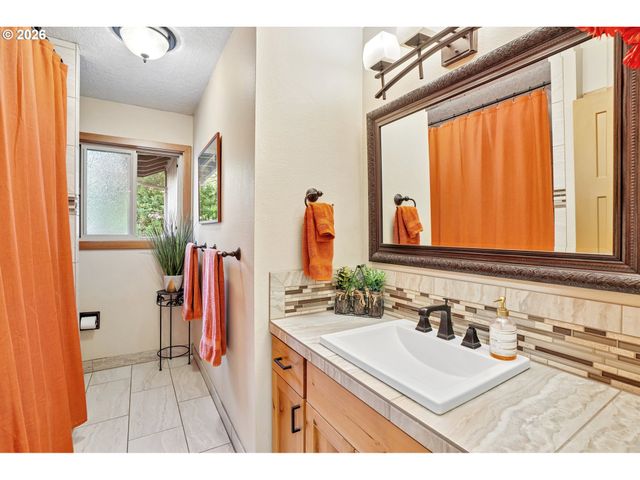 10300 Sw COQUILLE Dr, Tualatin, OR 97062