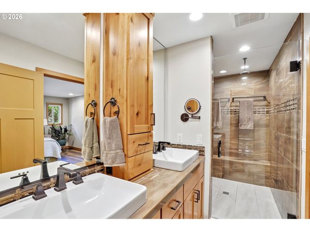 10300 Sw COQUILLE Dr, Tualatin, OR 97062