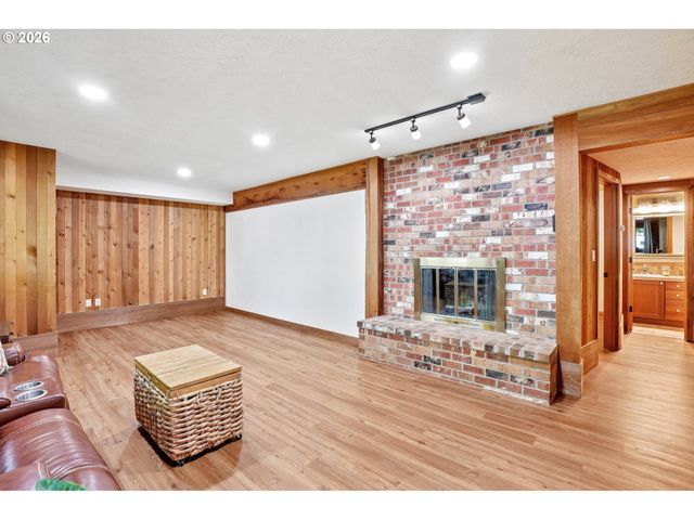 10300 Sw COQUILLE Dr, Tualatin, OR 97062