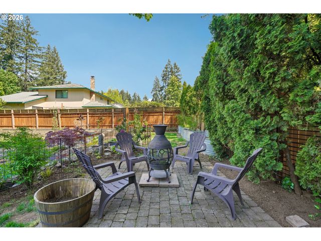 10300 Sw COQUILLE Dr, Tualatin, OR 97062