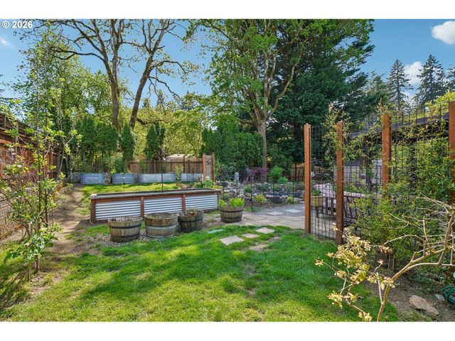 10300 Sw COQUILLE Dr, Tualatin, OR 97062