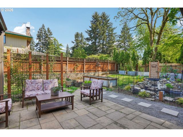 10300 Sw COQUILLE Dr, Tualatin, OR 97062