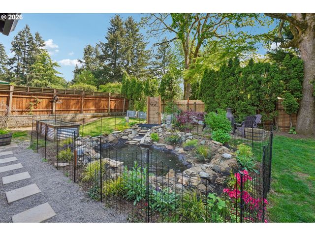 10300 Sw COQUILLE Dr, Tualatin, OR 97062