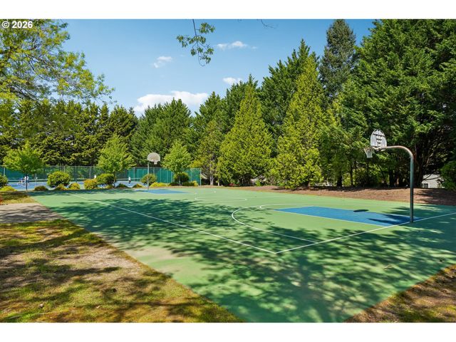 10300 Sw COQUILLE Dr, Tualatin, OR 97062