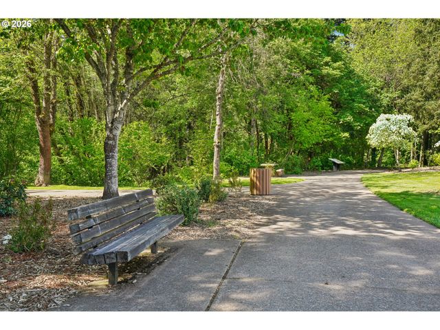 10300 Sw COQUILLE Dr, Tualatin, OR 97062