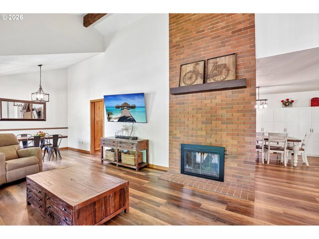 10300 Sw COQUILLE Dr, Tualatin, OR 97062