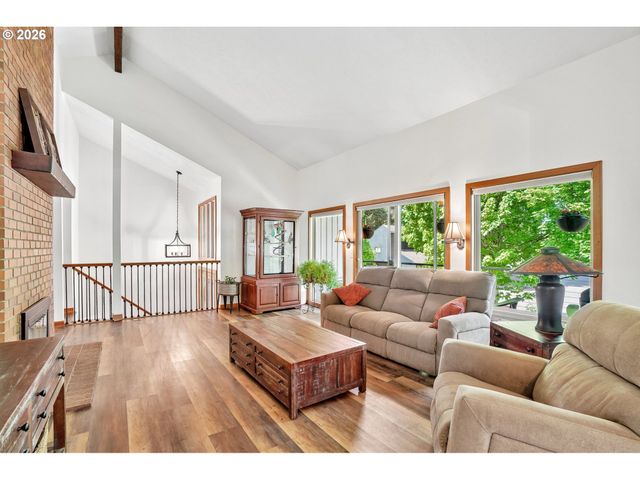 10300 Sw COQUILLE Dr, Tualatin, OR 97062