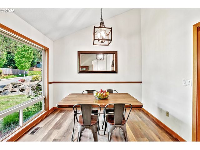 10300 Sw COQUILLE Dr, Tualatin, OR 97062