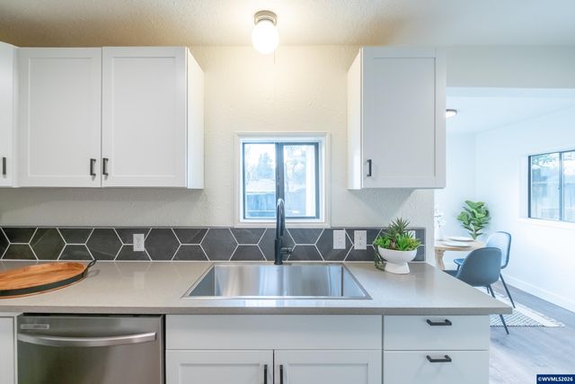 560 Hansen Av S, Salem, OR 97302