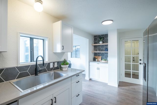 560 Hansen Av S, Salem, OR 97302