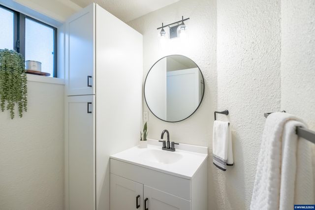 560 Hansen Av S, Salem, OR 97302