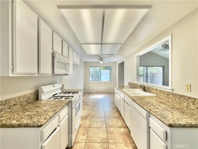 2860 Dartmouth, Lancaster, CA 93536