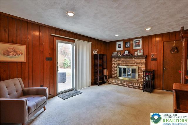 7933 Trails End, Upper Macungie Twp, PA 18051