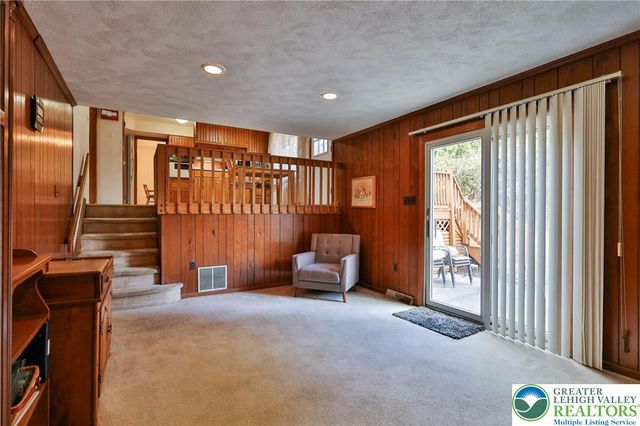 7933 Trails End, Upper Macungie Twp, PA 18051