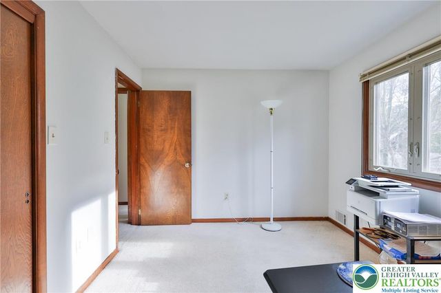 7933 Trails End, Upper Macungie Twp, PA 18051