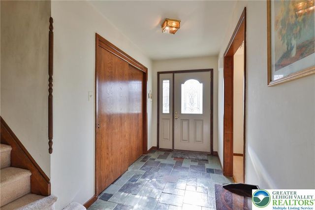 7933 Trails End, Upper Macungie Twp, PA 18051