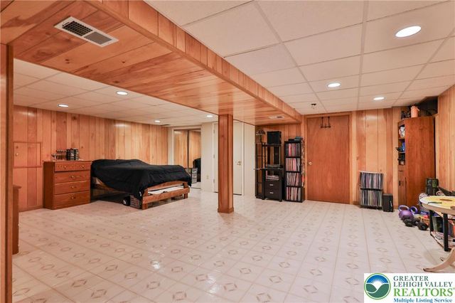 7933 Trails End, Upper Macungie Twp, PA 18051