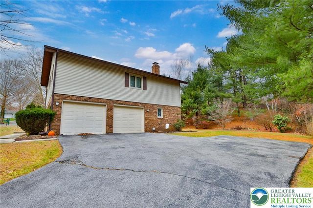 7933 Trails End, Upper Macungie Twp, PA 18051