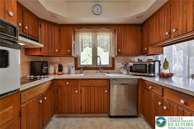 7933 Trails End, Upper Macungie Twp, PA 18051